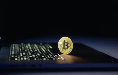 Биткоин в минусе, инвесторы ищут безопасную гавань