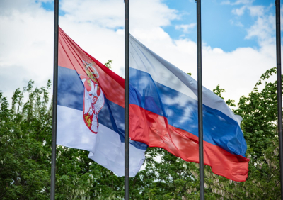 Депутат Станоевич: Сербия обсуждает отмену безвиза с Россией из-за требований ЕС