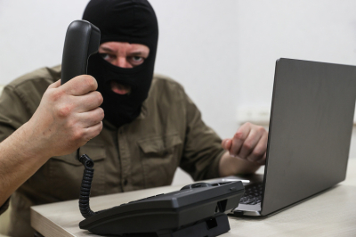 Столичный пенсионер отдал мошенникам почти 300 млн рублей