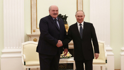 Песков: Путин проведет беседу с президентом Белоруссии Лукашенко в пятницу