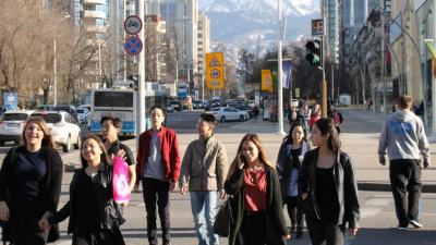 Казахстанская молодежь работает там, где попроще