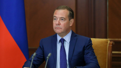 &laquo;Проходимец у власти&raquo;: Медведев жестко прошелся по Пашиняну и напомнил, кто для России настоящий брат