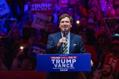 Карлсон извинился за&nbsp;призывы голосовать за&nbsp;Трампа