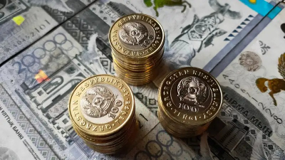 Тенге резко снизился: как внешний рынок повлиял на курс?