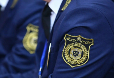 Казахстанцы по-прежнему чаще всего жалуются на бездействие и некорректное поведение ЧСИ — депутат