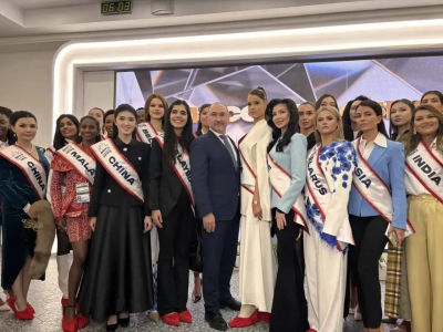 Участницы конкурса красоты BRICS посетили юных пациентов онкоцентра ДРКБ