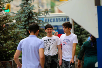 На каких условиях могут работать несовершеннолетние в Казахстане