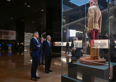 Токаев и Стубб оценили уникальные артефакты Великой Степи