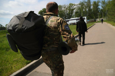 Женили на родственницах и отправляли на СВО: до суда дошло дело об аферах с выплатами