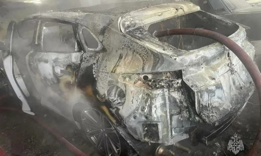 Стали известны подробности пожара на парковке в Казани - пострадали три авто 07/03/2026 &ndash; Новости