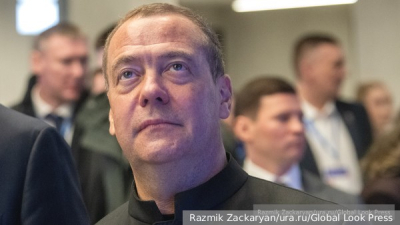 Усик нокаутировал Верхувена и защитил титул WBC