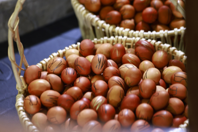 Почему россиян просят не покупать яйца с рук на стихийных рынках