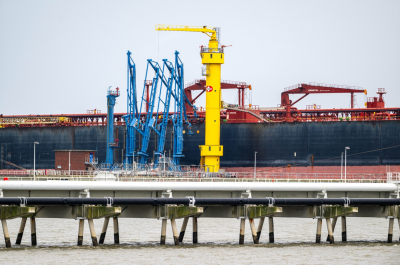 Fars: Иран закрыл Ормузский пролив после атак Израиля по&nbsp;Ливану