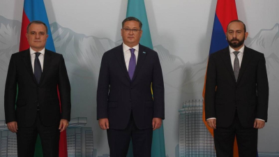 Переговоры между Арменией и Азербайджаном начались в Алматы (фото)
